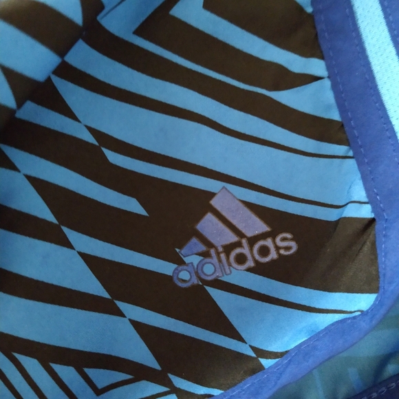 Shorts - Picture 3 of 8